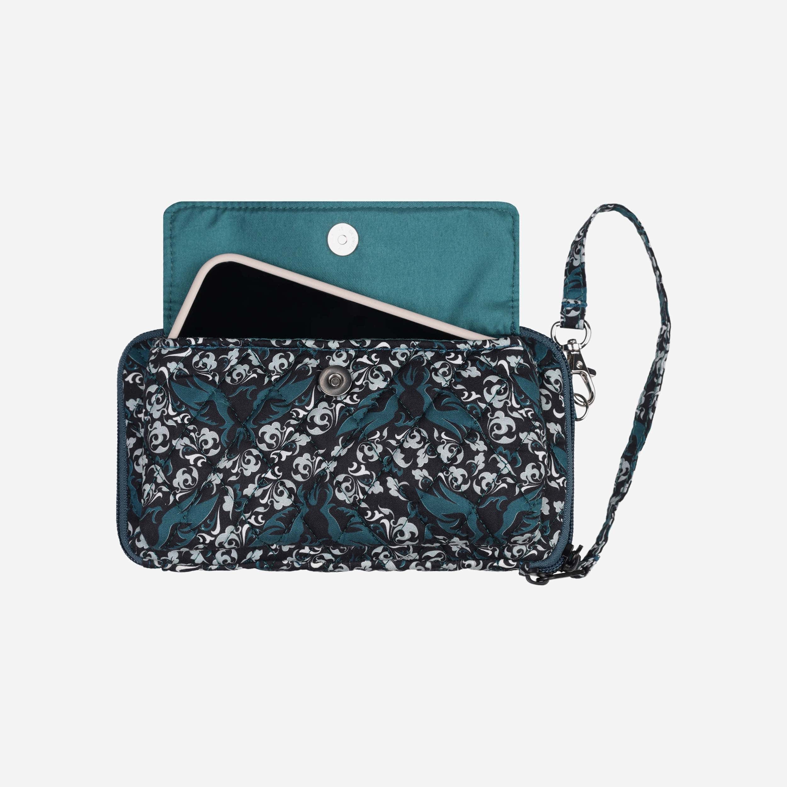 Philadelphia Eagles Quilted Printed Wristlet - Image 4