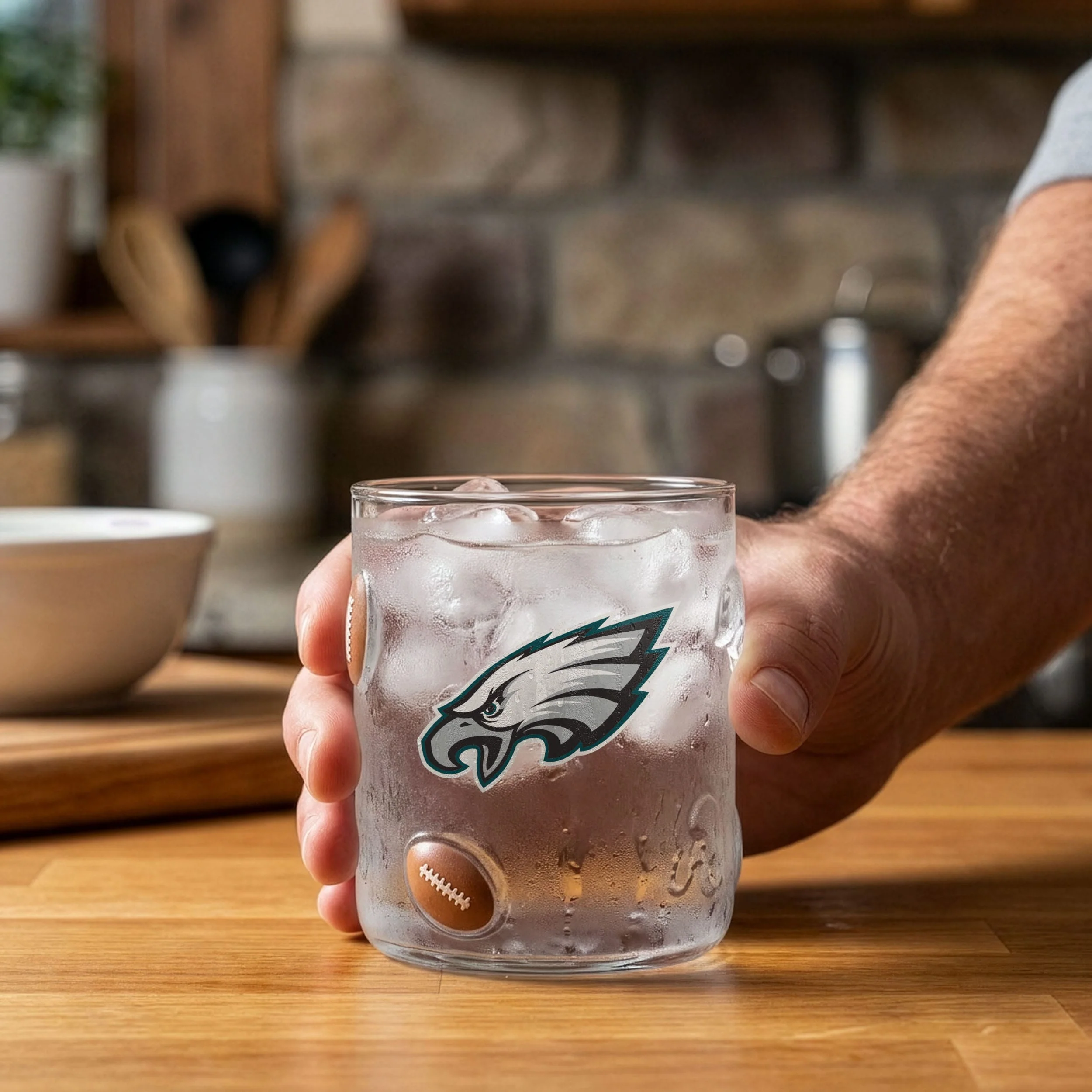 Philadelphia Eagles Team Logo 17 oz Glass Cup - Image 3