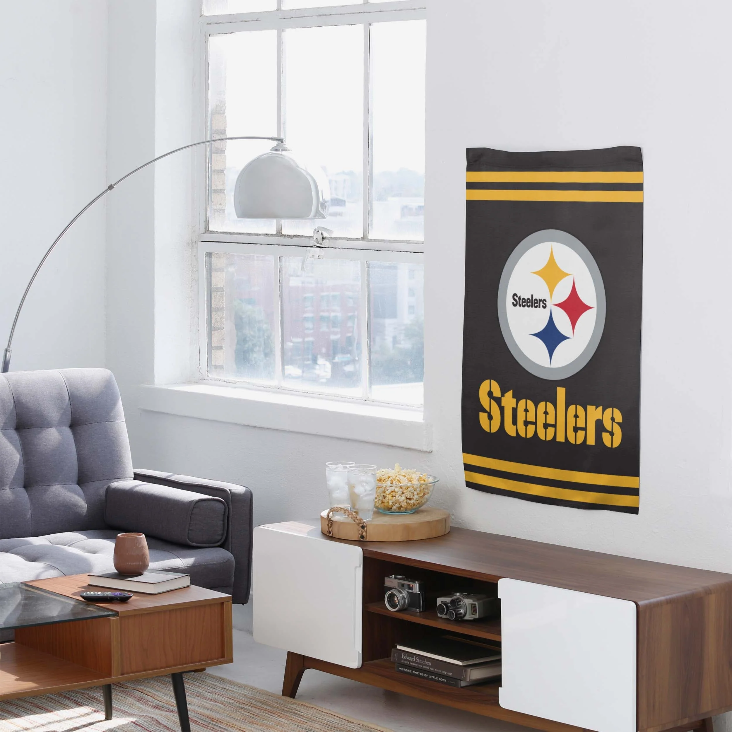 Pittsburgh Steelers Big Logo Vertical Flag - Image 4