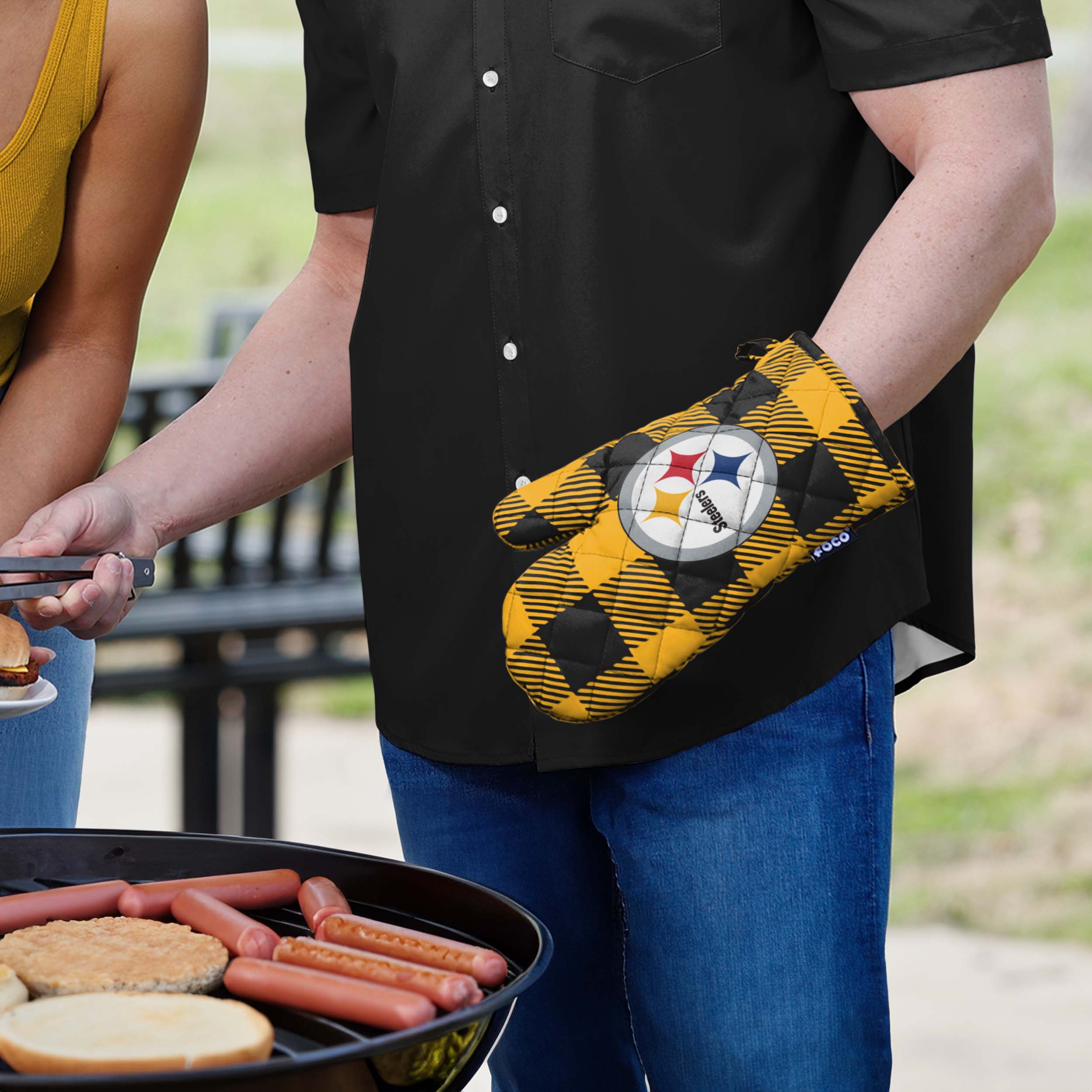 Pittsburgh Steelers Plaid Oven Mitt - Image 3