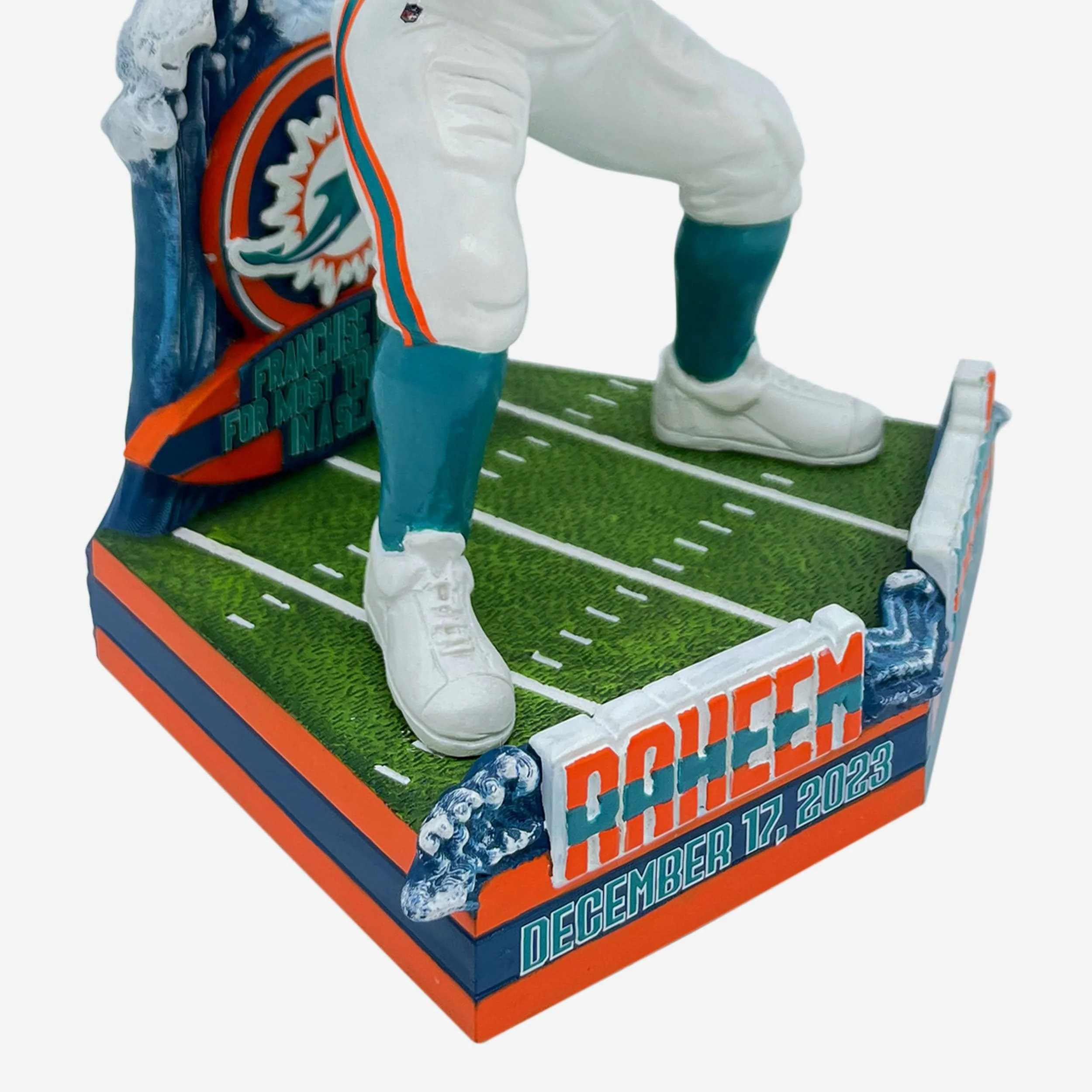 Raheem Mostert Miami Dolphins Franchise Single Season Touchdown Record Bobblehead - Image 3
