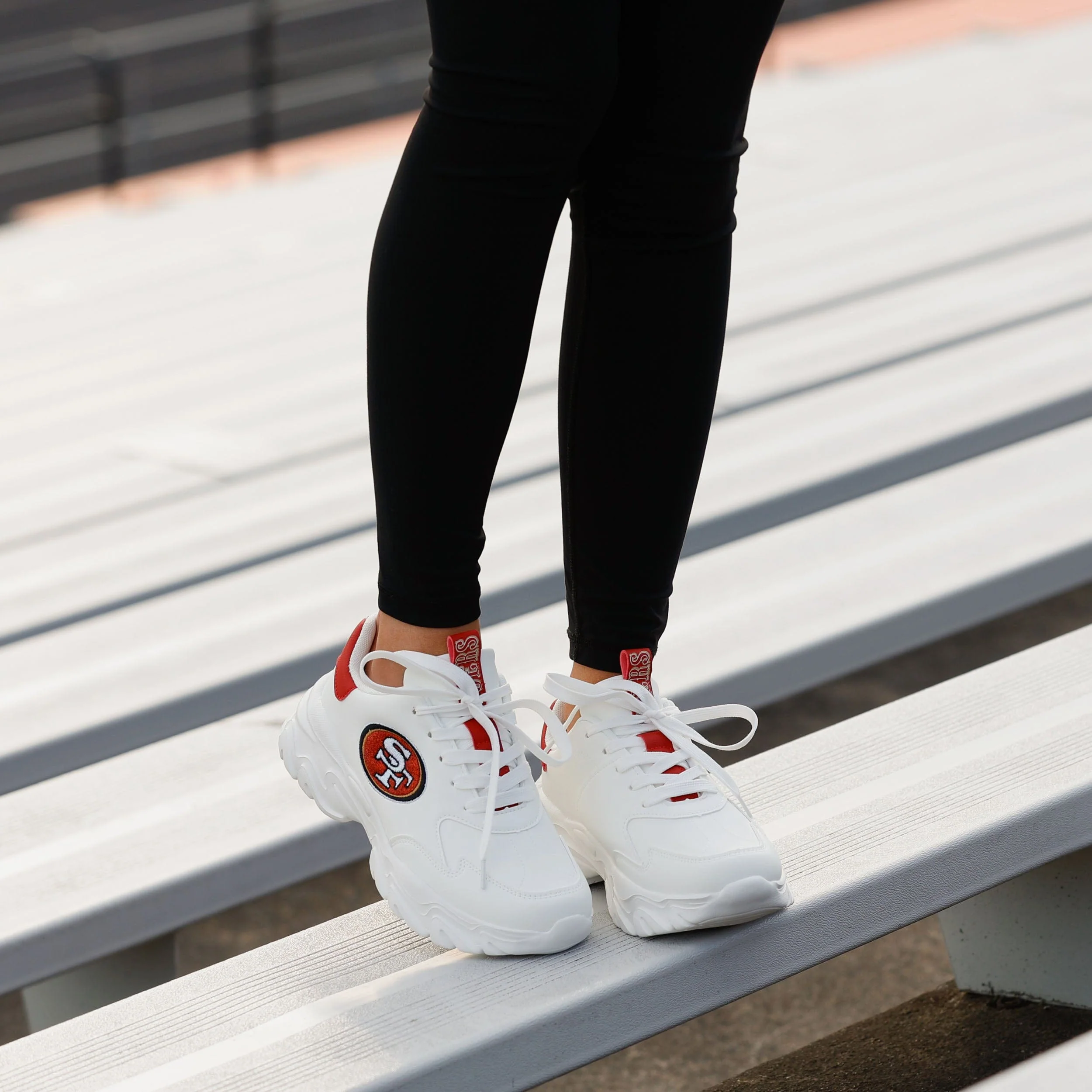San Francisco 49ers Womens Glitter Big Logo Vintage White Chunky Sneaker - Image 3