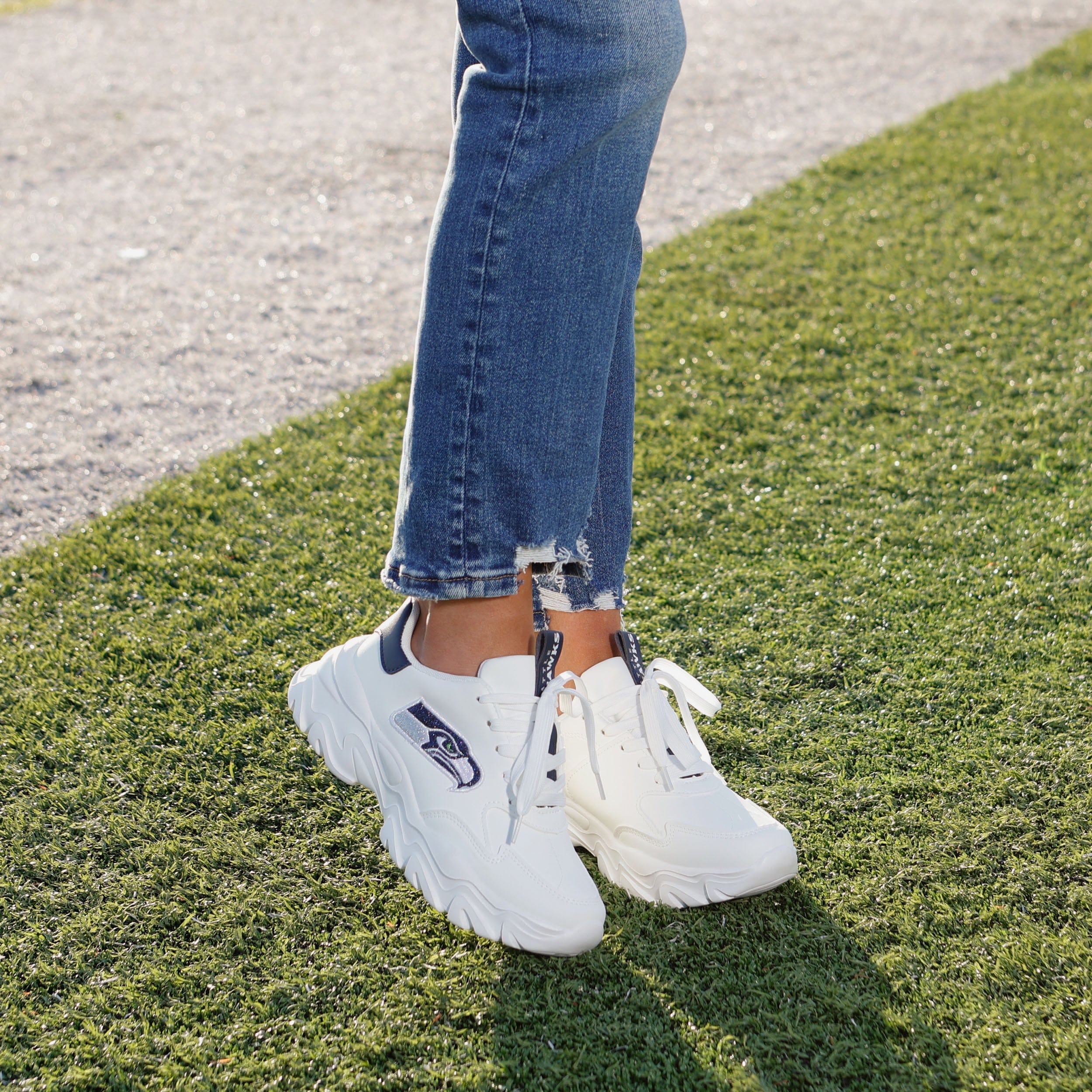 Seattle Seahawks Womens Glitter Big Logo Vintage White Chunky Sneaker - Image 3