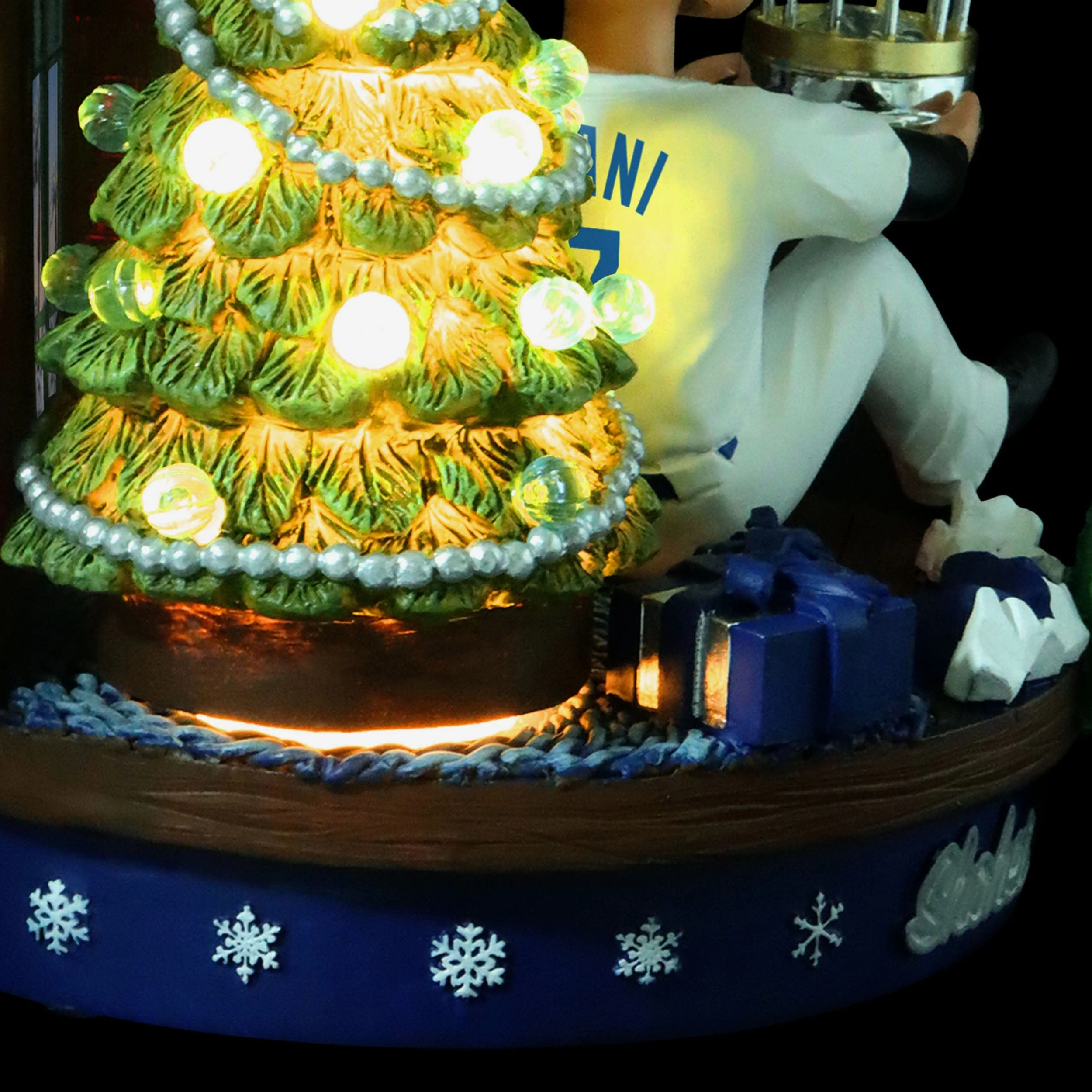Shohei Ohtani Los Angeles Dodgers 2024 World Series Champion & NL MVP Light Up Holiday Bobblehead Scene - Image 4