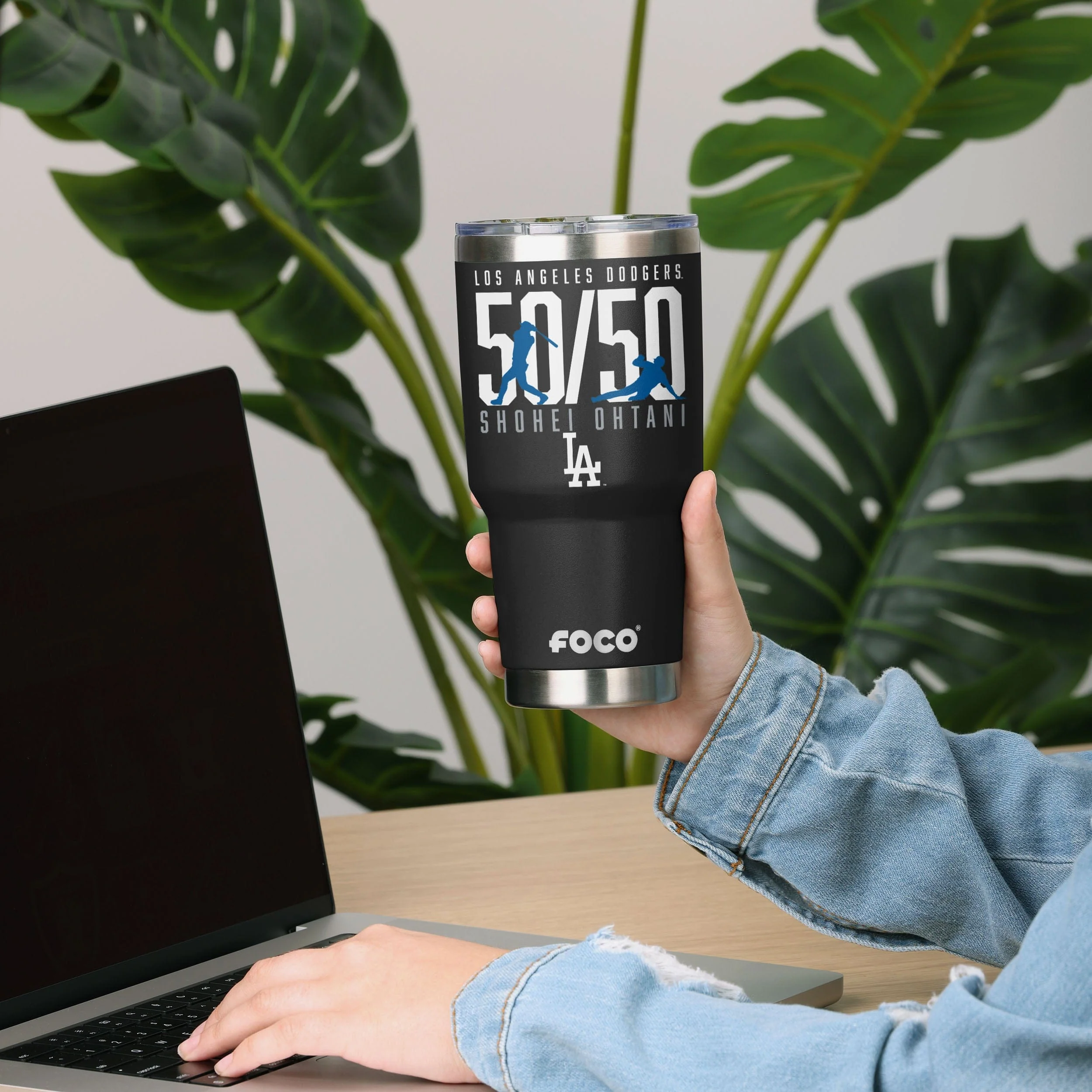 Shohei Ohtani Los Angeles Dodgers 50 Home Runs & 50 Stolen Bases Black 30 oz Player Tumbler - Image 4