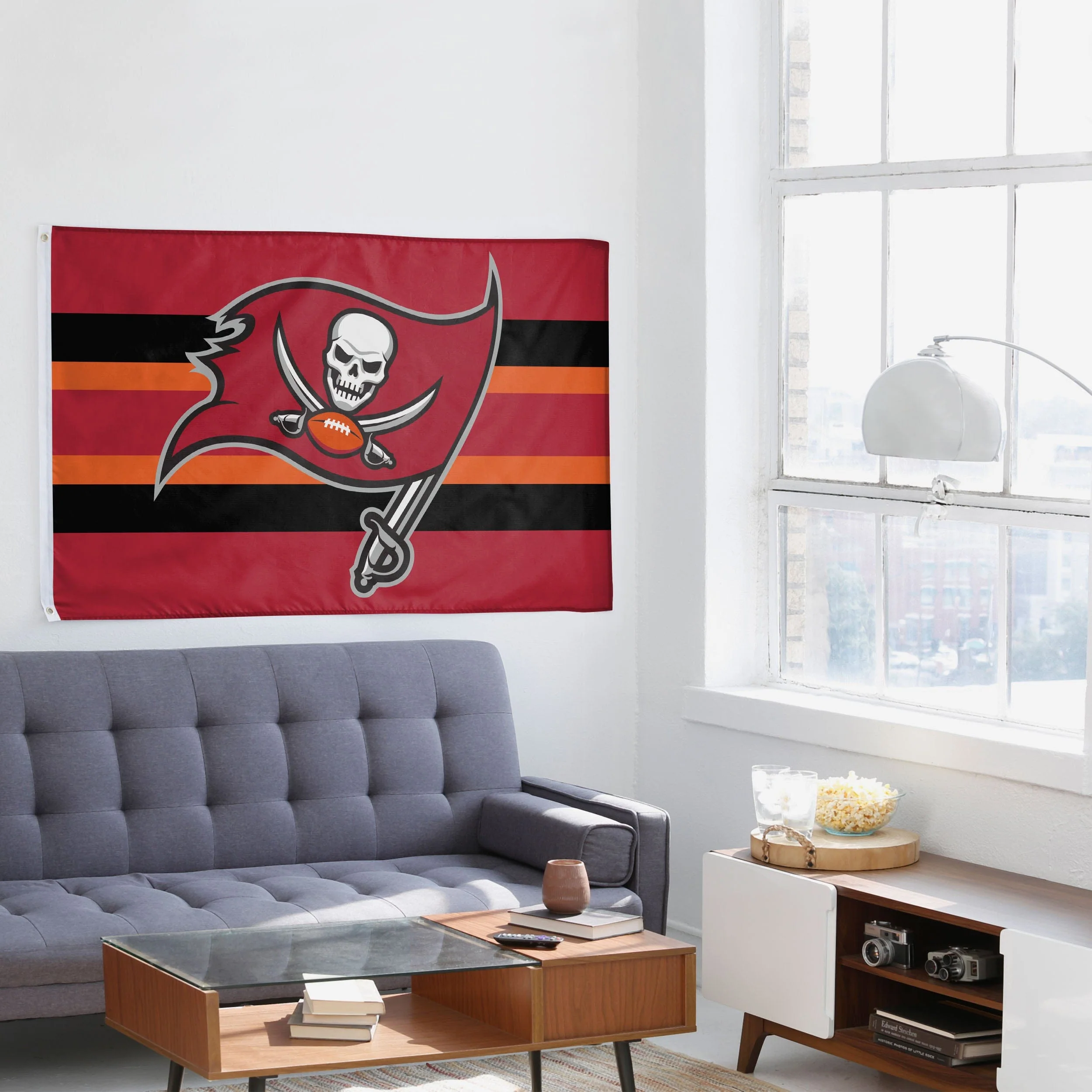 Tampa Bay Buccaneers Big Logo Team Stripe Horizontal Flag - Image 4