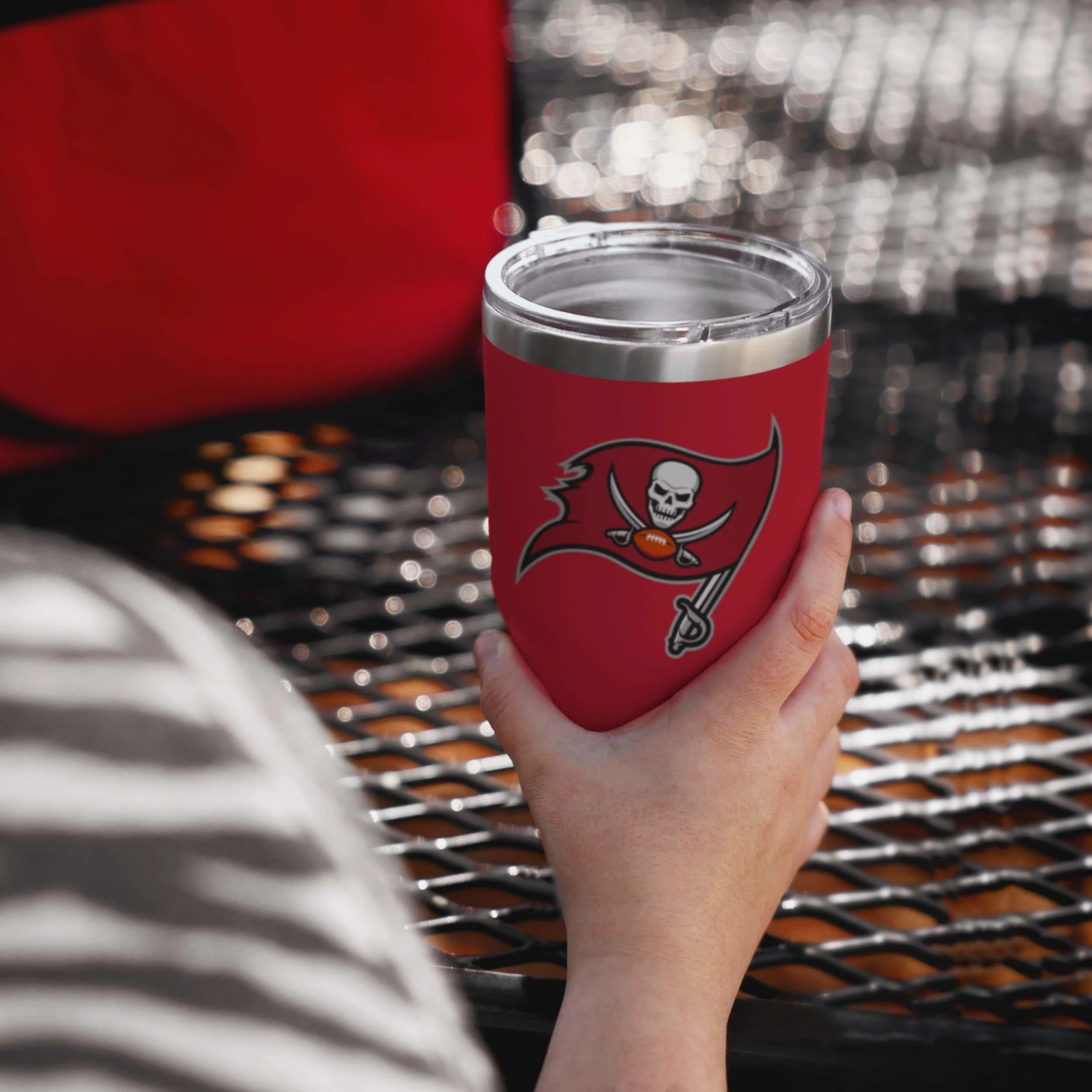 Tampa Bay Buccaneers Red Team Logo 30 oz Tumbler - Image 2