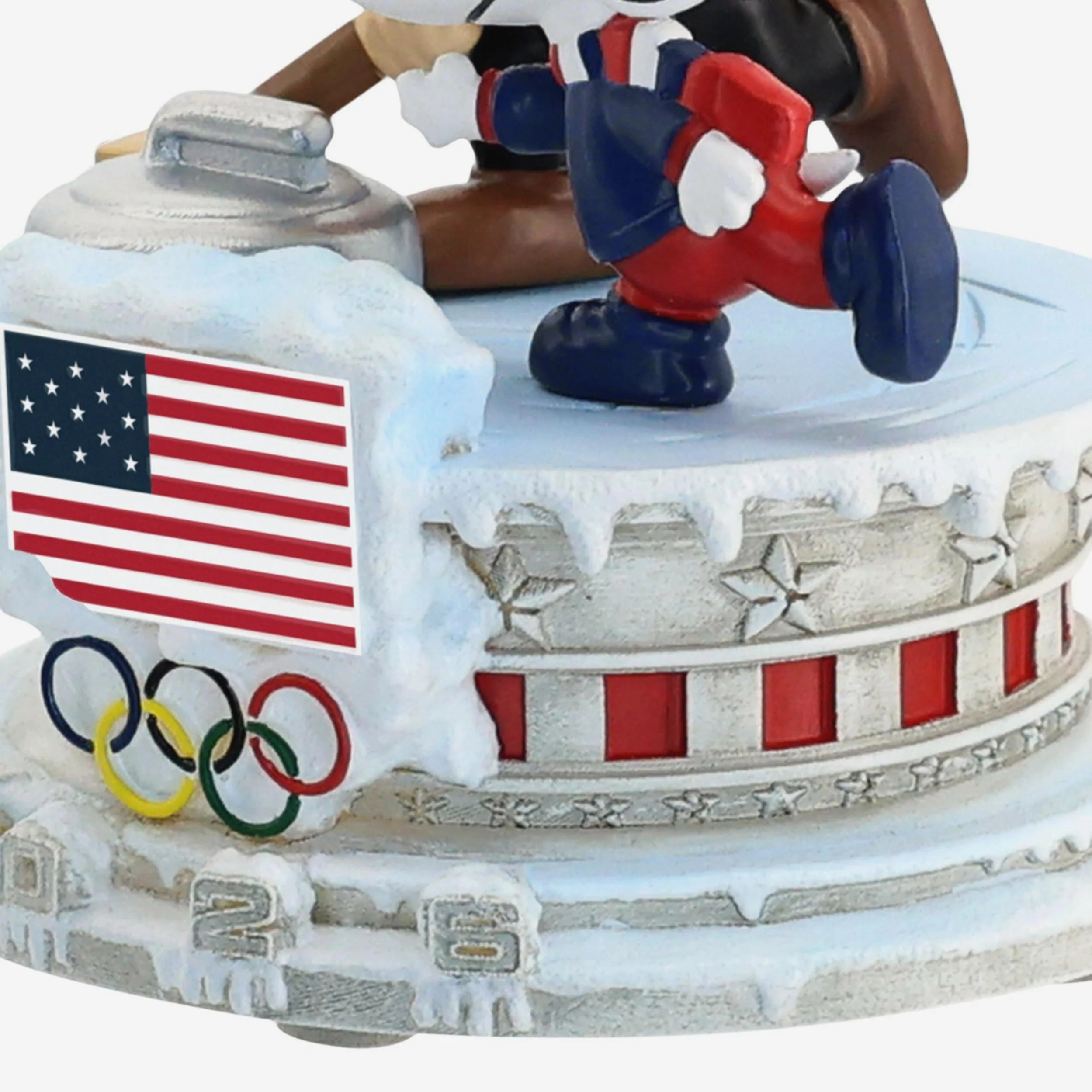 Team USA Charlie Brown & Snoopy Peanuts Curling Mini Bobblehead Scene - Image 4