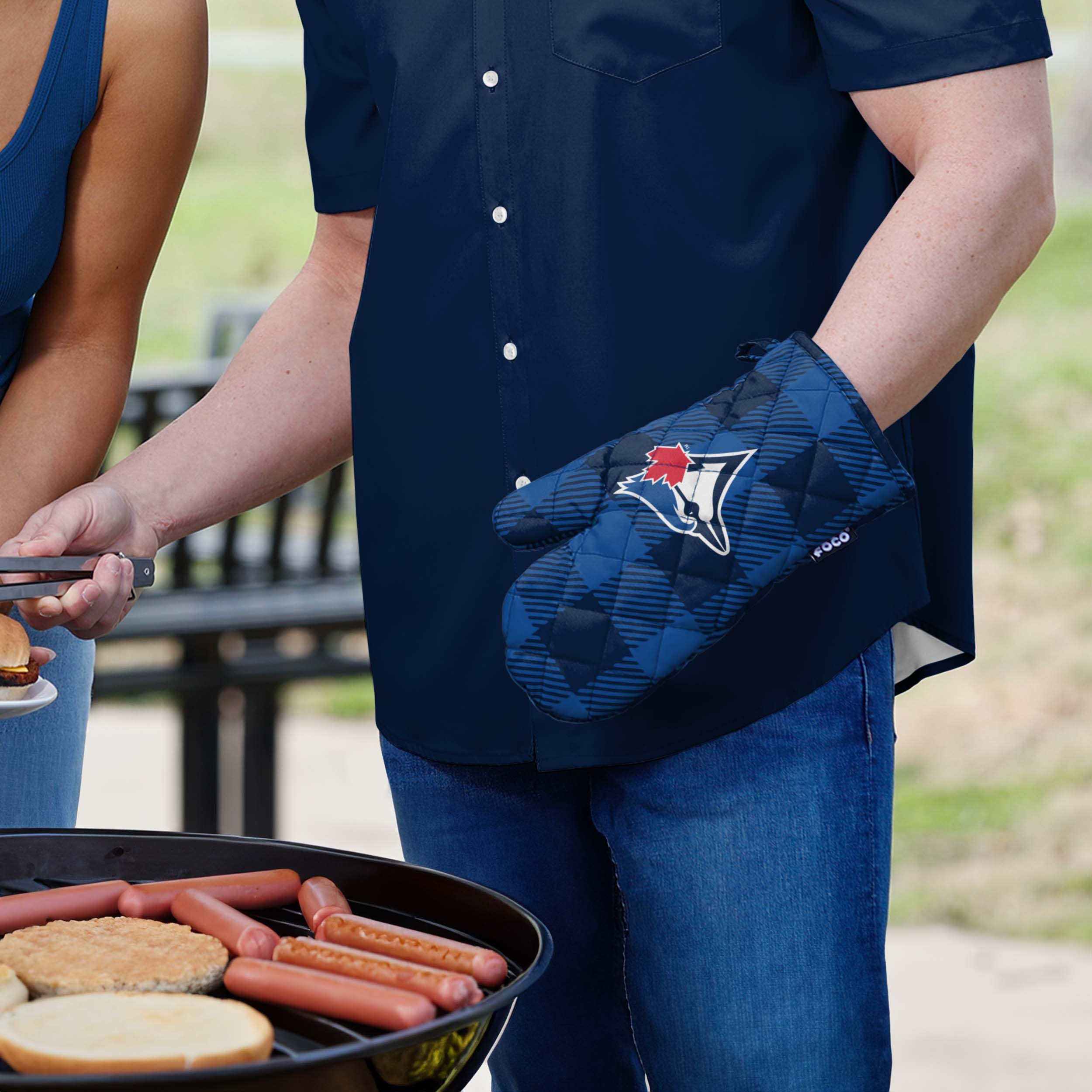 Toronto Blue Jays Plaid Oven Mitt - Image 3