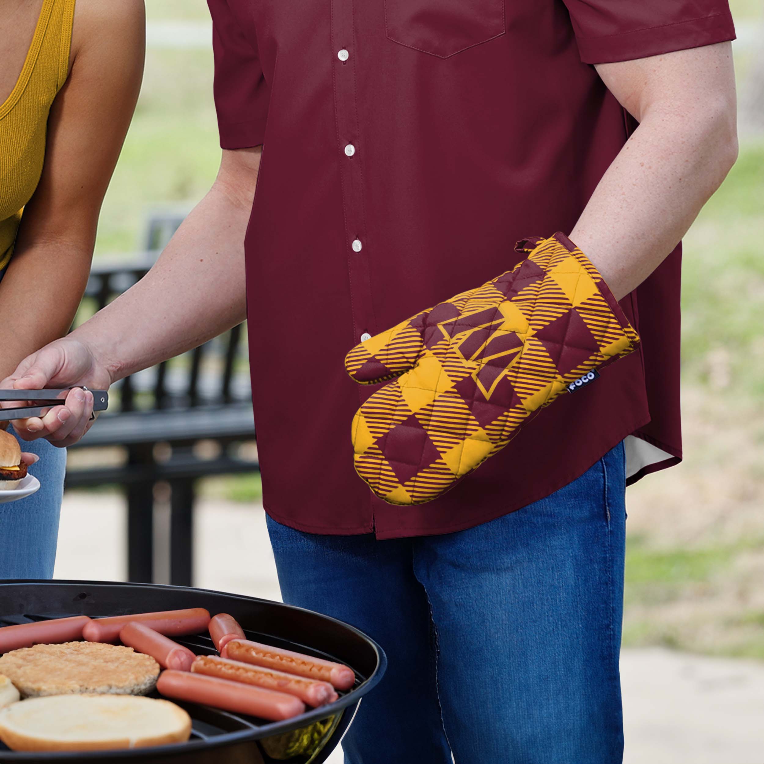 Washington Commanders Plaid Oven Mitt - Image 3