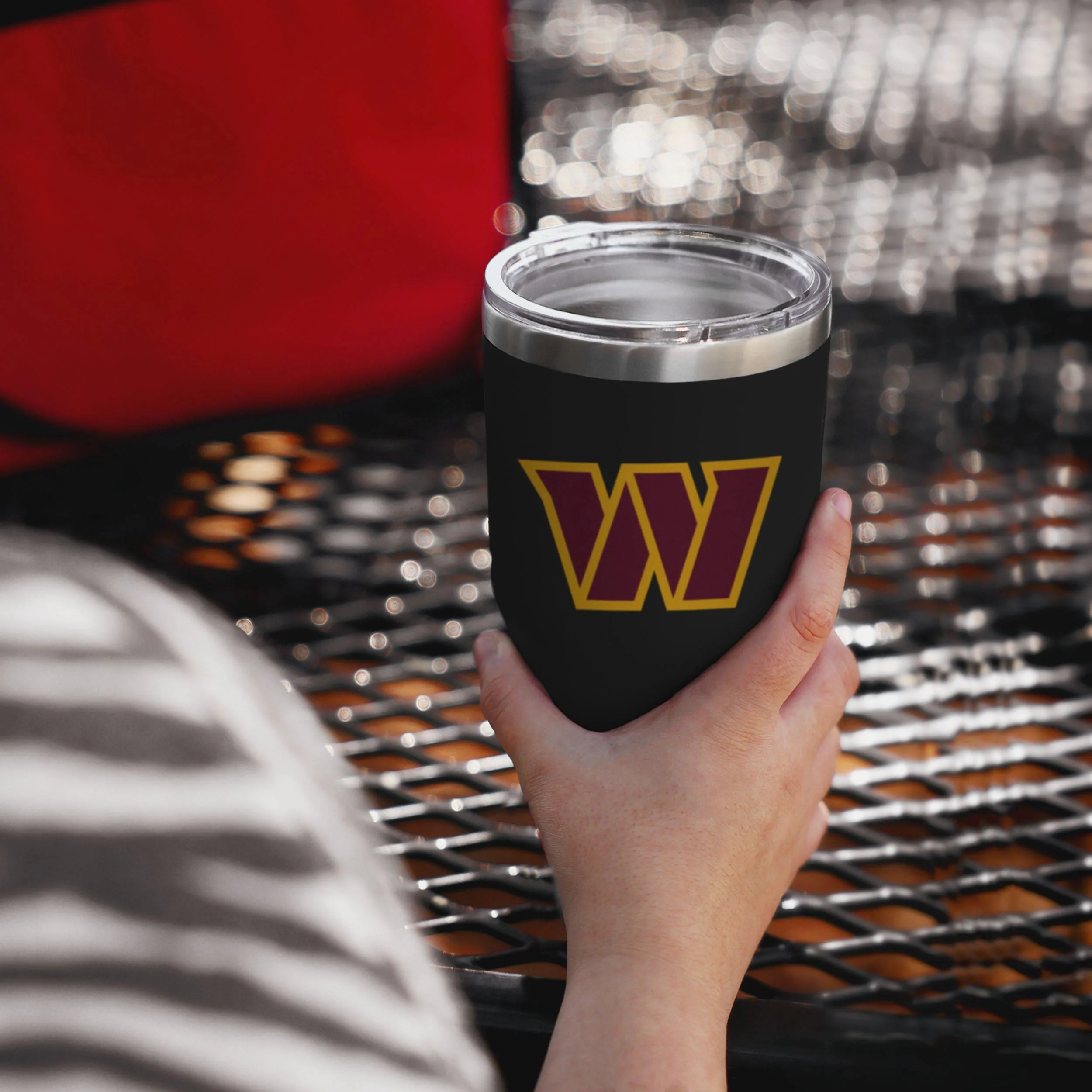 Washington Commanders Team Logo 30 Oz Tumbler - Image 2